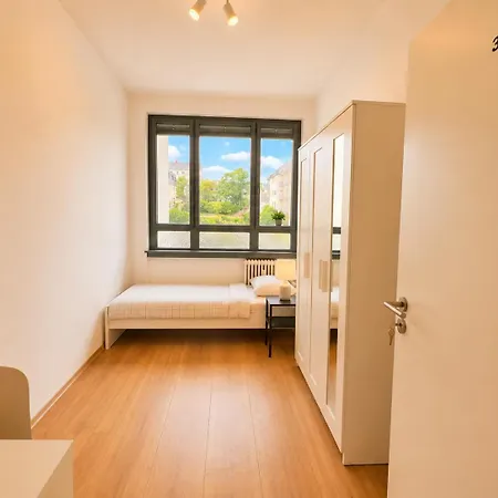 Rum i privatbostad Co-living In Shared A & B Offenbach am Main
