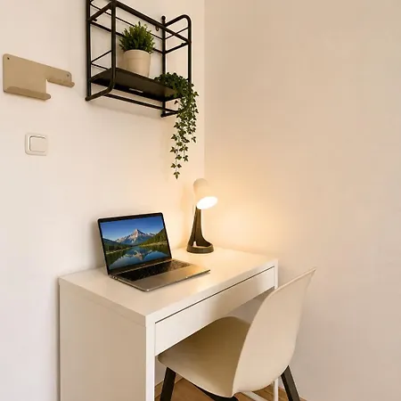 Co-living In Shared A & B * Offenbach am Main