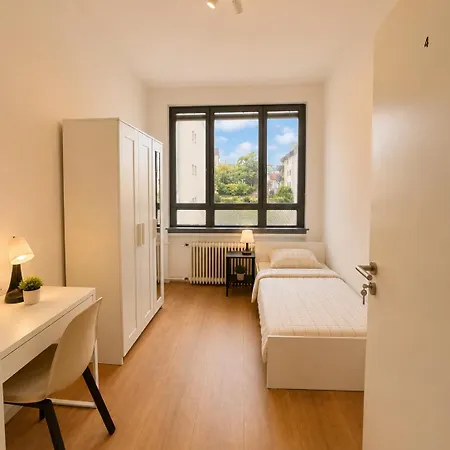 Co-living In Shared A & B * Offenbach am Main