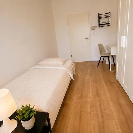 Co-living In Shared A & B Rum i privatbostad Offenbach am Main