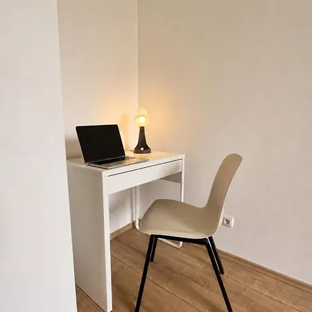 Co-living In Shared A & B * Offenbach am Main
